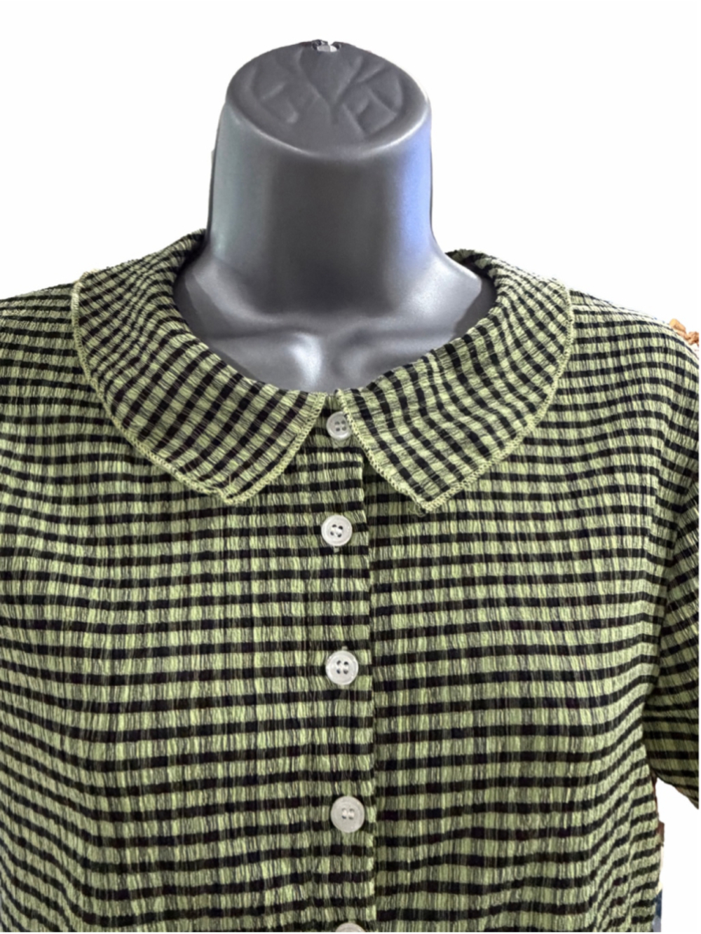 18. Women's Dazy Button Down Shirt Size L Green Black Striped Collared Top - Picture 2 of 6